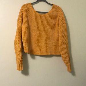 HOLLISTER YELLOW KNIT SWEATER - SIZE M